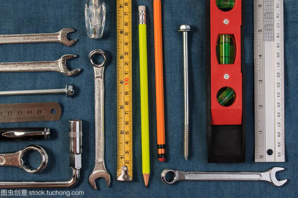 牛仔布工人的得力助手 扳手工具在五金领域的重要角色